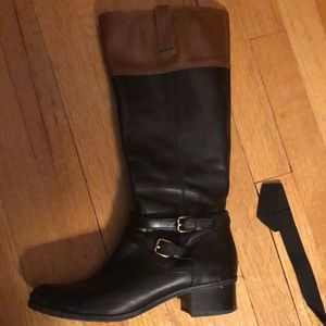 Block colored riding boots